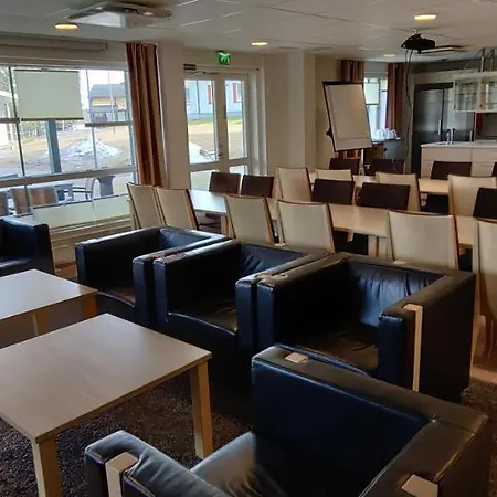 Tanhuvaara Sport Otel *